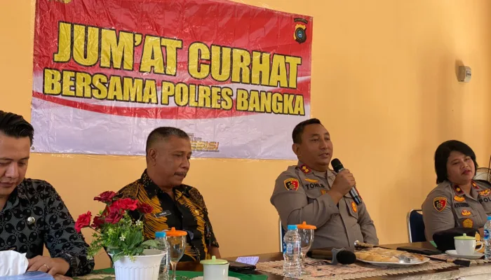 Ada 12 Kelurahan dan 1 Desa di Kecamatan Sungailiat
