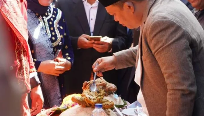 Mengenal Nasi Jambar Adat Suku Serawai