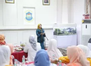 Safriati Ajak Anggota DWP Cintai Produk Lokal