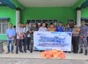 PT Timah Serahkan Ratusan Paket Sembako Untuk Nelayan