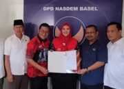 Pasangan Riza-Debby Berlanjut, Kembalikan Formulir Pendaftaran