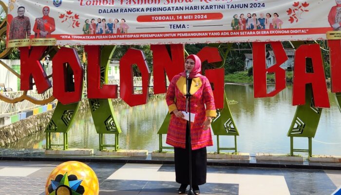 Puluhan Peserta Ikut Lomba Fashion Show Kebaya Kartini