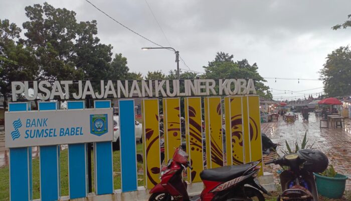 Pengunjung Masih Kepanasan dan Kehujanan