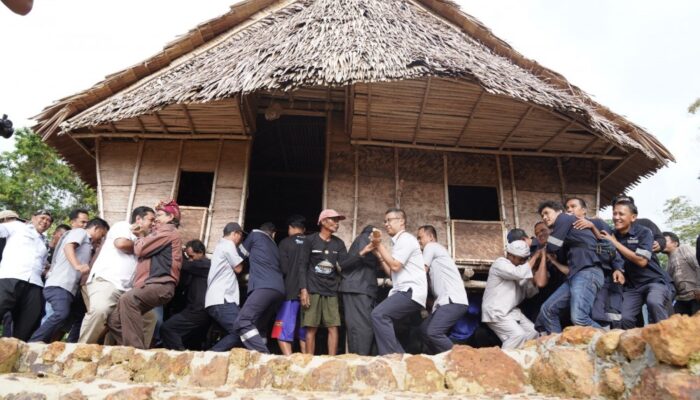 Masyarakat Adat Berperan Menjaga Keanekaragam Budaya dan Lingkungan