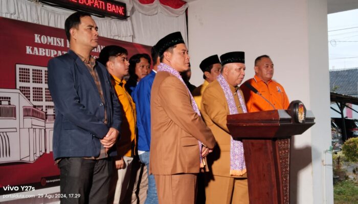 Bersanding Lagi Paslon Terakhir yang Mendaftar