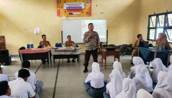 Sosialisasi Hukum di SMKN 1 Air Gegas