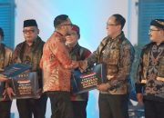 Sugito Terima Sertifikat Penetapan Warisan Budaya Takbenda Indonesia