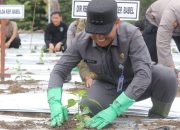 Bersama Kapolda, Penjabat Gubernur Sugito Tanam Bibit Tanaman