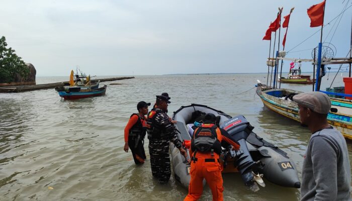Perahunya Ditemukan Terbalik, Nawir Hilang