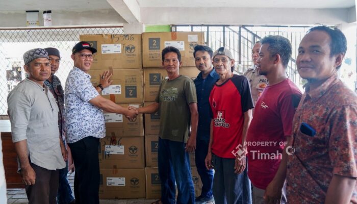 Kelompok Nelayan Dusun Tanah Merah Terima Bantuan Mesin Tempel