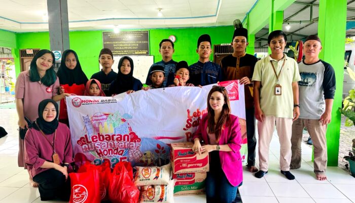 Borong Takjil Pedagang Lokal dan Berbagi Kebahagian Bersama Anak Yatim