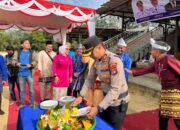 Hadiri Upacara Hardiknas 2025, Kapolres Potong Tumpeng Untuk Pelajar