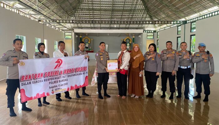 Polres Bangka Bagikan Bantuan Sosial di 5 Titik