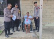 Salurkan Bansos Door to Door