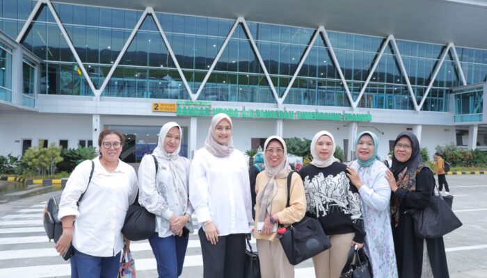 Noni dan Rombongan Tiba di Samarinda