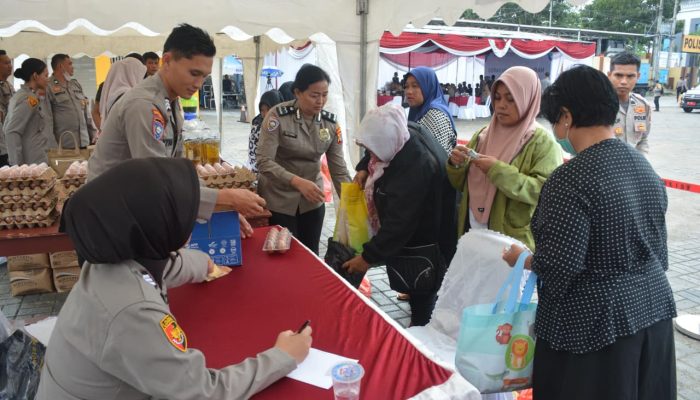 Gerakan Pangan Murah Bantu Warga Beli Beras Harga Terjangkau