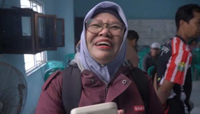 Warga Desa Puput Terima SHAT PTSL Dari BPN