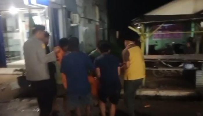 Polri Hadir Saat Warga Berduka