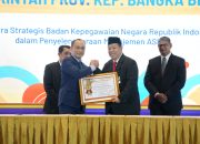 Gubernur Terima Anugerah BKN Award