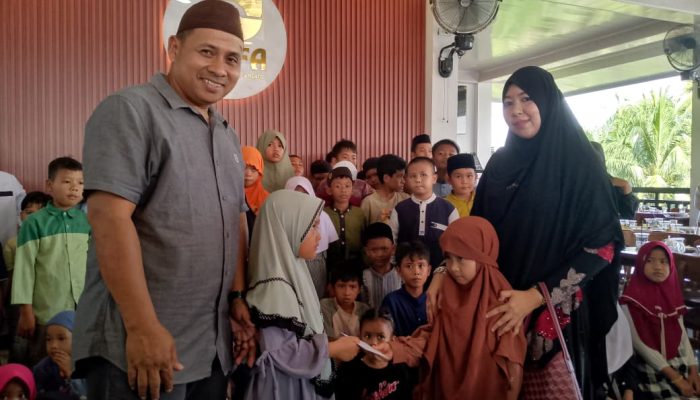 Syifa Resto n Cafe Berbagi di Jumat Barokah