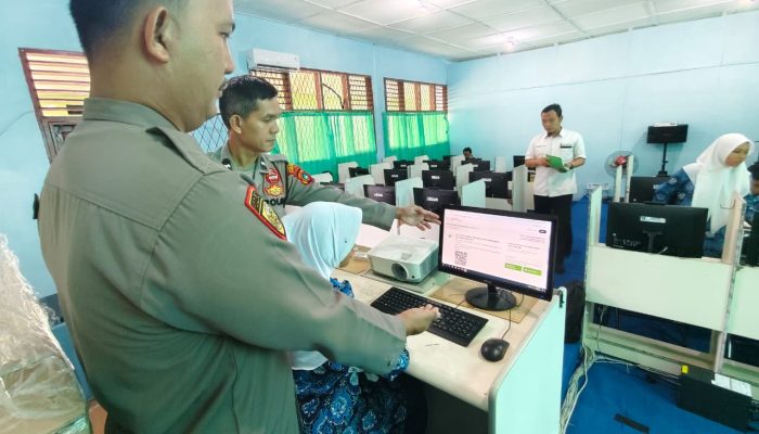 Polres Bangka Barat Peduli Pendidikan, Dampingi Pelajar Daftar ke SMA Kemala Taruna Bhayangkara
