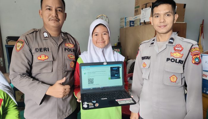 Jemput Bola, Polres Babar Sosialisasi dan Bantu Pelajar Daftar SMA Kemala Taruna Bhayangkara