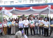 Gubernur Berbagi dengan Masyarakat Rusunawa