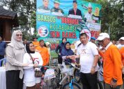 Gubernur Berbagi Sembako ke Tanjung Binga