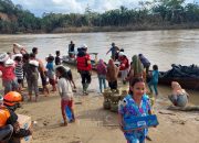 Tim ERG PT TIMAH Arungi Sungai Antar Bantuan Logistik