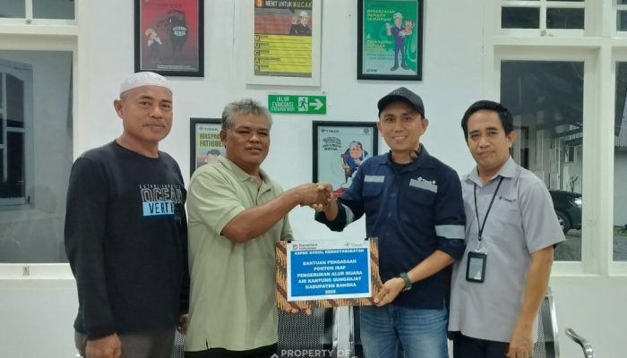 PT TIMAH Bantu Nelayan Atasi Pendangkalan Muara Air Kantung