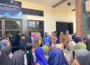 Wabup Serahkan Bantuan Modal Usaha Kepada 430 UMKM