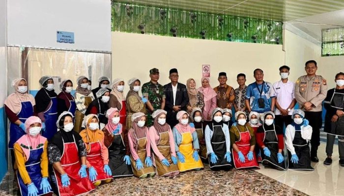 Wabup Hadiri Grand Opening Dapur MBG di Desa Penyampak