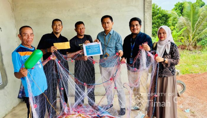 Nelayan di Karimun Terima Bantuan Alat Tangkap