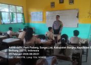 Aipda Dika Sosialisasi Kamtibmas di SMPN 6 Sungailiat