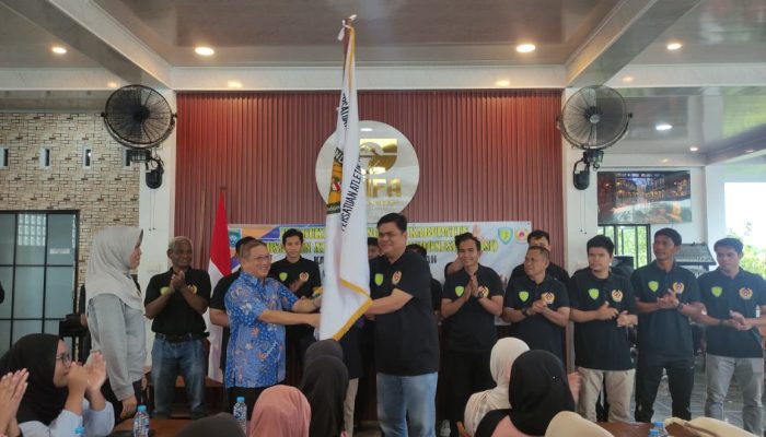 Bahar Buasan Lantik Katua PASI Bangka Tengah