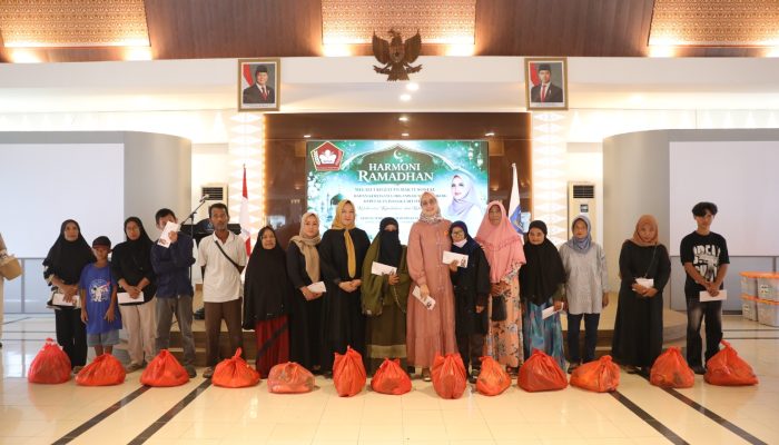 Salurkan Paket Sembako hingga Luncurkan Mars BKOW