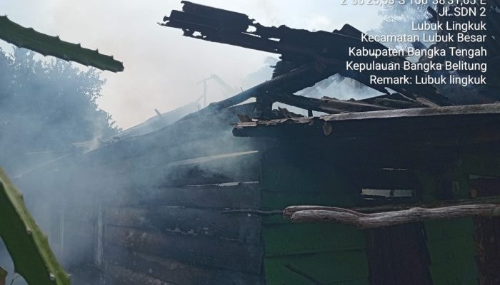 Rumah Kurnaini Ludes Terbakar, Api Dipadamkan Gotong Royong