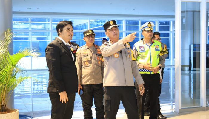 Pantau Pos Pengamanan di Bandara-Pelabuhan, Kapolda Pastikan Pelayanan Mudik Aman
