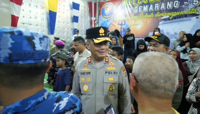 Kapolda Pantau Pelepasan Pemudik via KRI Semarang