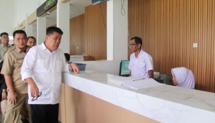 Gubernur Tinjau Pelayanan di UPT Samsat Belitung