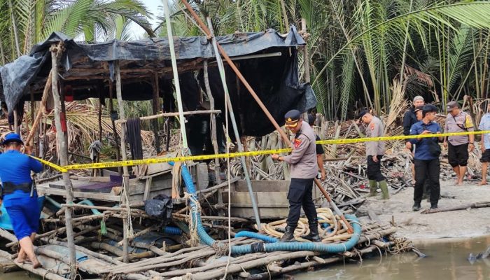 Ponton TI Rajuk Dipasangi Police Line