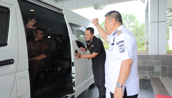 Gubernur Antar Kepulangan Komisi II DPR RI