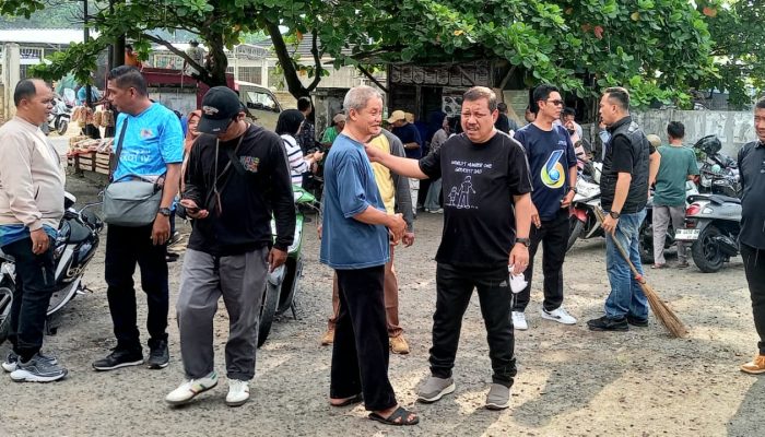 Turun Langsung Pimpin Gotong Royong