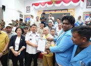 Gubernur Langsung Temui Mahasiswa