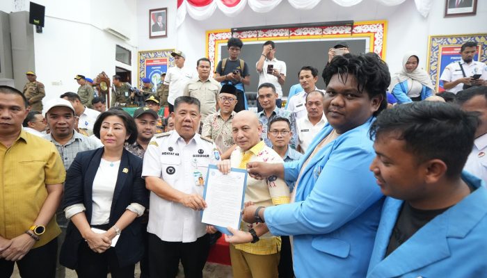 Gubernur Langsung Temui Mahasiswa