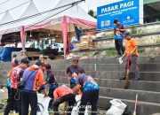 Sekda Pimpin Gotong Royong Bersihkan Pasar Pagi