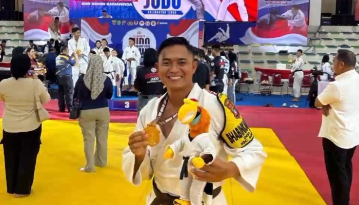 Genza Raih Medali Emas Kejuaraan Judo Kapolri Cup