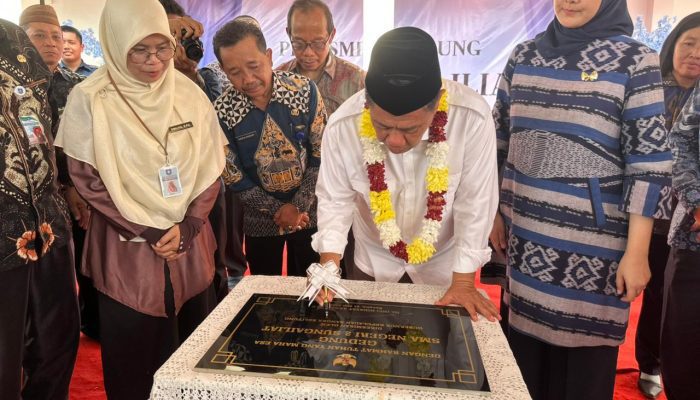 Gubernur Resmikan Gedung Baru SMAN 2 Sungailiat