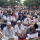 Ribuan Jamaah Padati Alun-alun Taman Merdeka