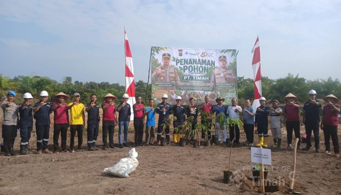 Tanam Bibit Pohon Produktif di Lahan Eks Tambang